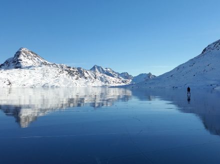 Glace noire en décembre 2016 sur le lago Bianco (col de la Bernina)