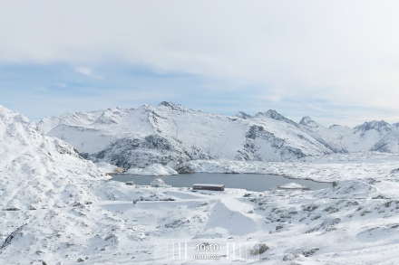 Webcam de l’hospice du Grimsel (Alpes bernoises), vue vers le sud-est, altitude 2222 m.