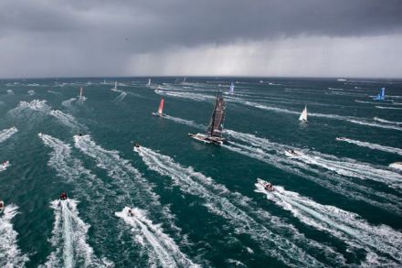 Les bateaux lancés peu après le départ au large de Saint-Malo. Photo: bateaux.com