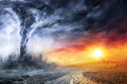 représentation de phénomènes météorologiques tels qu'un tornade, du vent, de la pluie, du soleil