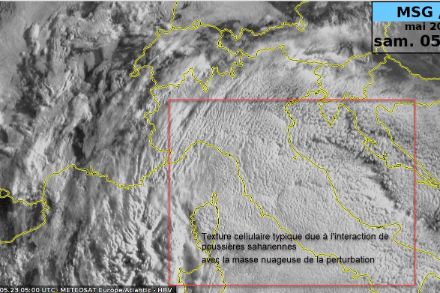 Poussière du Sahara et texture cellulaire de la masse nuageuse