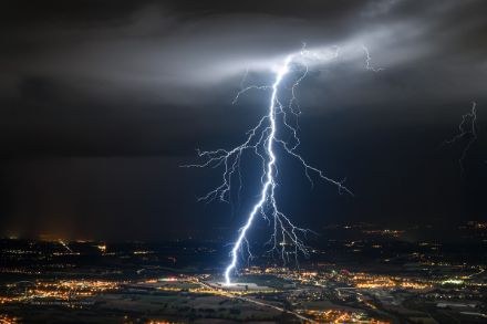 Photo d’un orage sur le bassin genevois vu depuis le Salève. Source : Dean Gill
