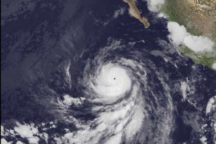 Ouragan JOVA sur la partie nord-est de l’océan Pacifique, au large du Mexique. L’œil de l’ouragan est bien visible le 7 septembre vers 1000 UTC (12h00 en Suisse). Source : UW-CIMSS.