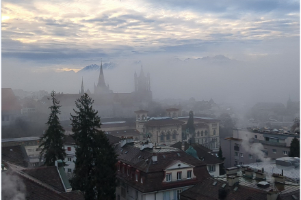Cathédrale de Lausanne enveloppée de brouillard ce vendredi à 7h40. Source : Crowdsourcing@MétéoSuisse