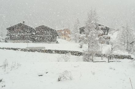 Fortes chutes de neige à Blitzingen dans la vallée de Conches. Photo du 3 mars 2024. Source: observation participative de MétéoSuisse.