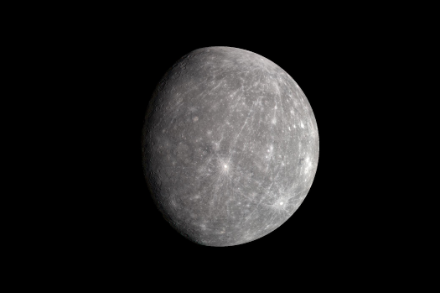 Photo de Mercure en couleurs réelles prise par la sonde MESSENGER en 2008. (NASA)