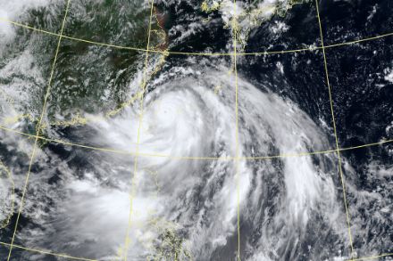 Image satellite du typhon Gaemi lors de son passage sur Taiwan. Source : image satellite True Color Himawari du Japan meteorological Agency visualisée sur Central Weather Administration