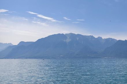 Le Léman le 15 août 2024 vers 12h30 depuis Vevey. A ce moment-là, la température du lac est de l’ordre de 25 °C dans le secteur.