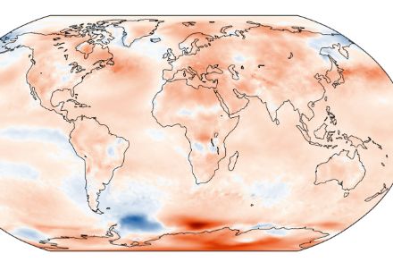 Distribution spatiale de l'anomalie de la température moyenne de l'été 2024 par rapport à la norme 1991-2020.