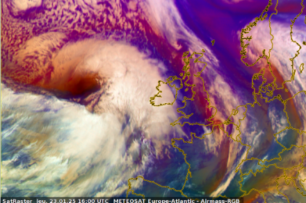 Image satellite du 23 janvier 2025 à 16 UTC sur l’Atlantique Nord. La dépression Éowyn est visible au large de l’Irlande.