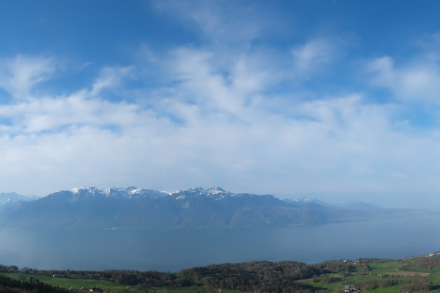 Vue des premiers nuages arrivant du sud-ouest depuis le Mont Pèlerin.