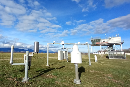 Station de mesures météorologiques située à l'aéroport de Genève (MétéoSuisse)