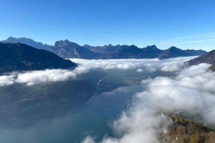 Stratus se dissipant sur le Walensee en novembre